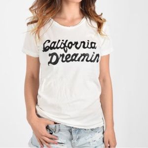 California Dreamin' Graphic t-shirt NWOT